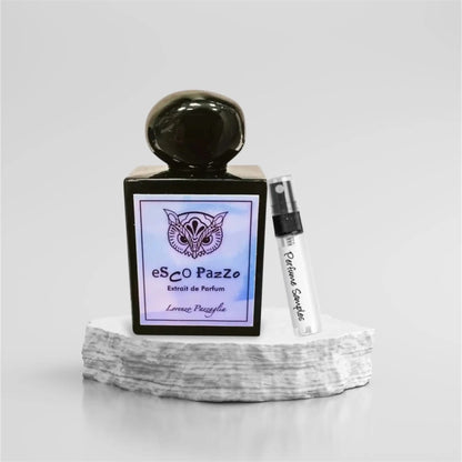 Esco Pazzo von Lorenzo Pazzaglia – Exklusive Parfümprobe in 1 ml, 2 ml oder 5 ml Abfüllung bei MicheloDuft erhältlich